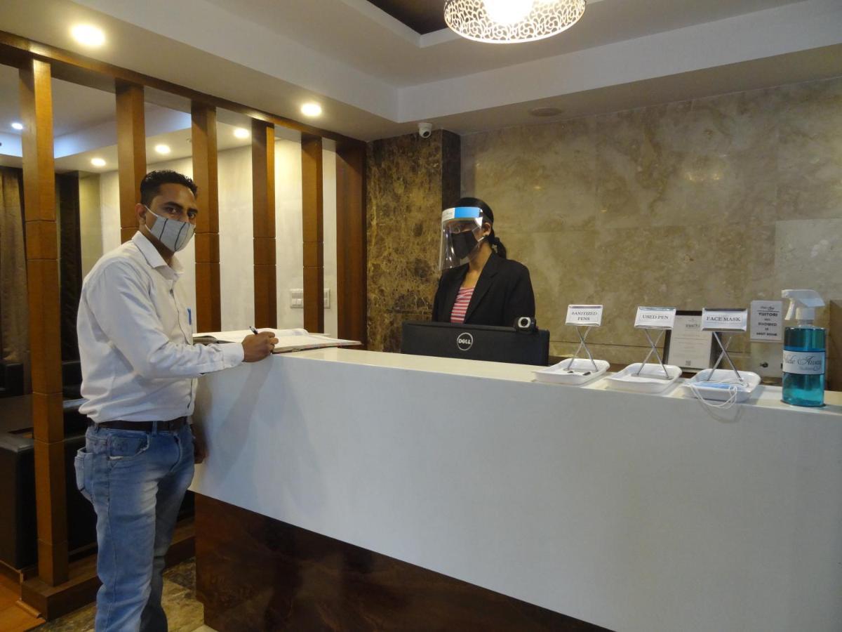 Hide Away Suites โนอิดา ภายนอก รูปภาพ