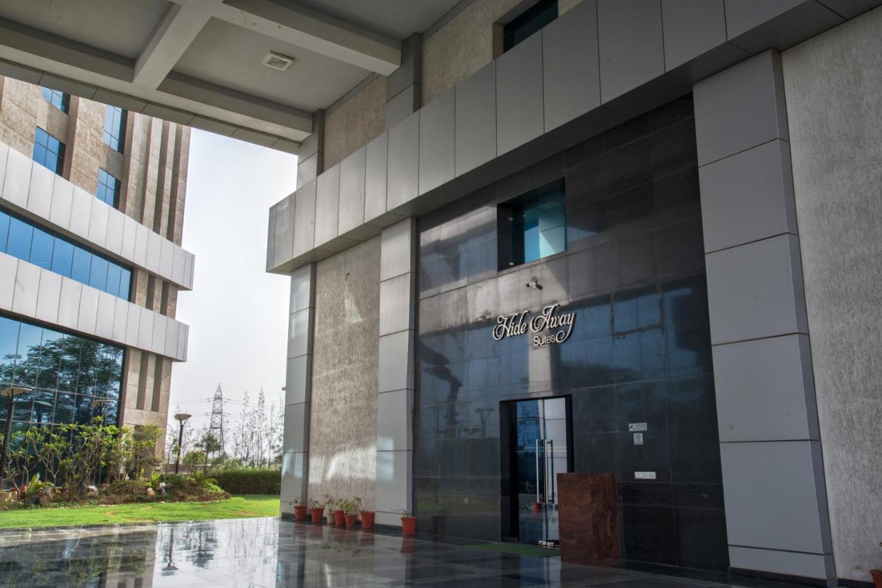 Hide Away Suites โนอิดา ภายนอก รูปภาพ
