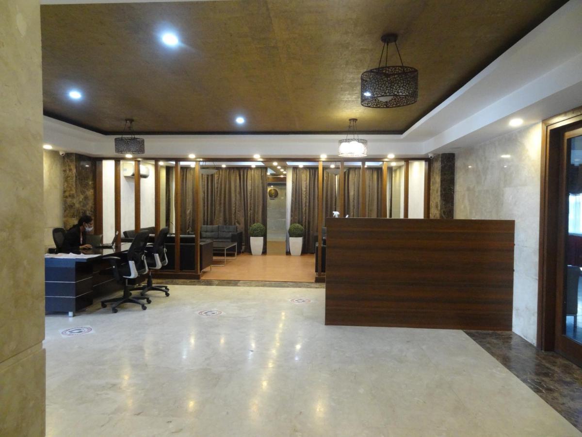 Hide Away Suites โนอิดา ภายนอก รูปภาพ
