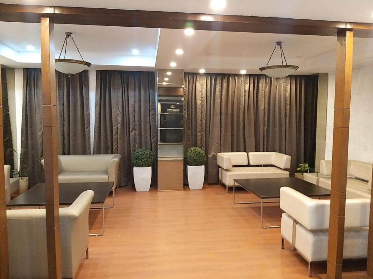 Hide Away Suites โนอิดา ภายนอก รูปภาพ