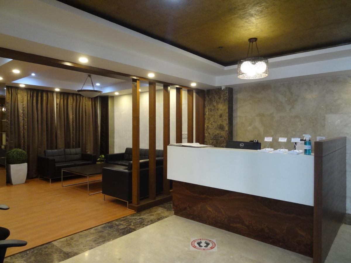Hide Away Suites โนอิดา ภายนอก รูปภาพ