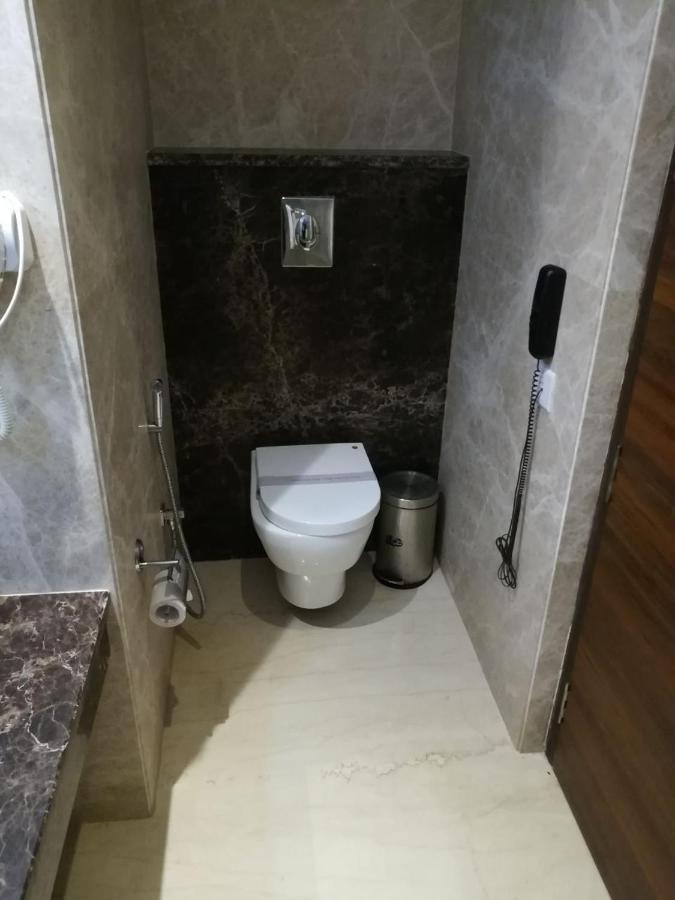 Hide Away Suites โนอิดา ภายนอก รูปภาพ