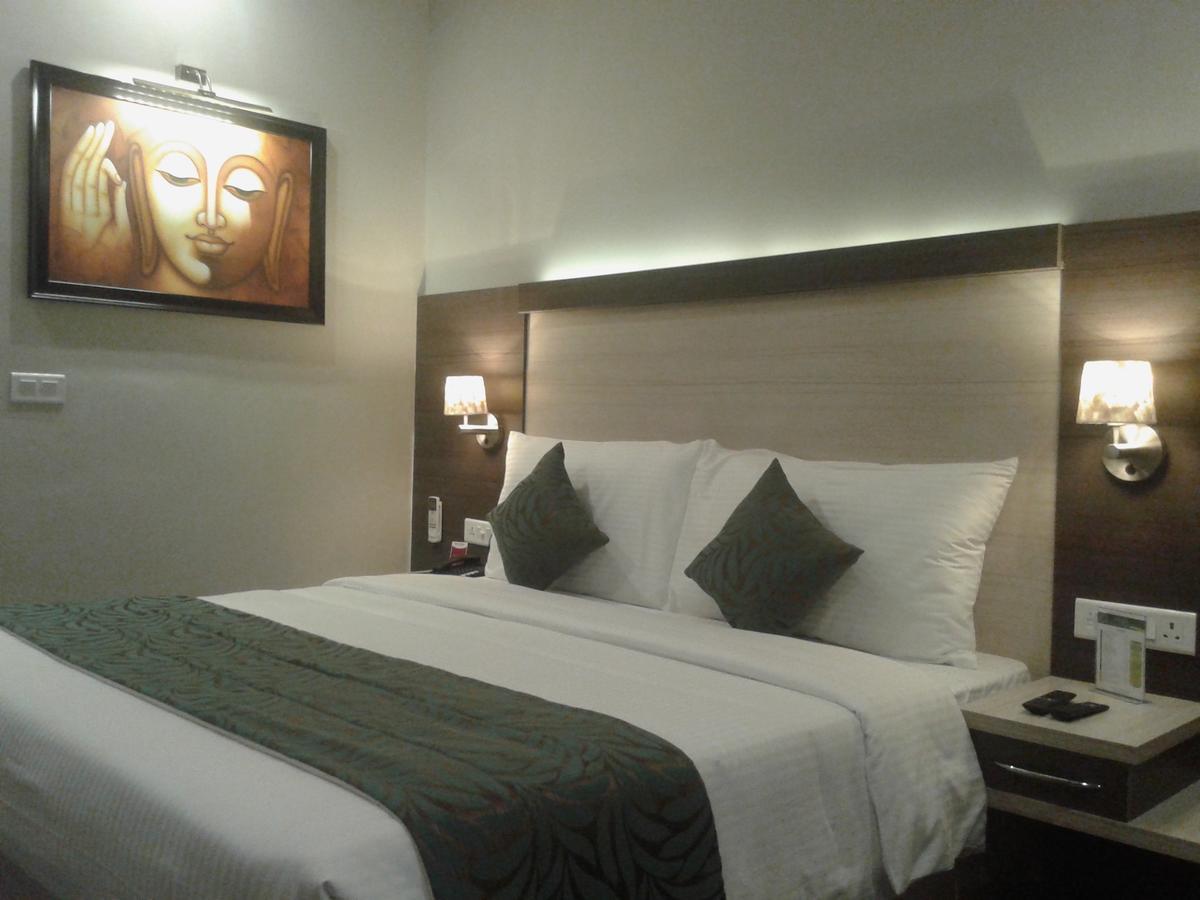 Hide Away Suites โนอิดา ภายนอก รูปภาพ