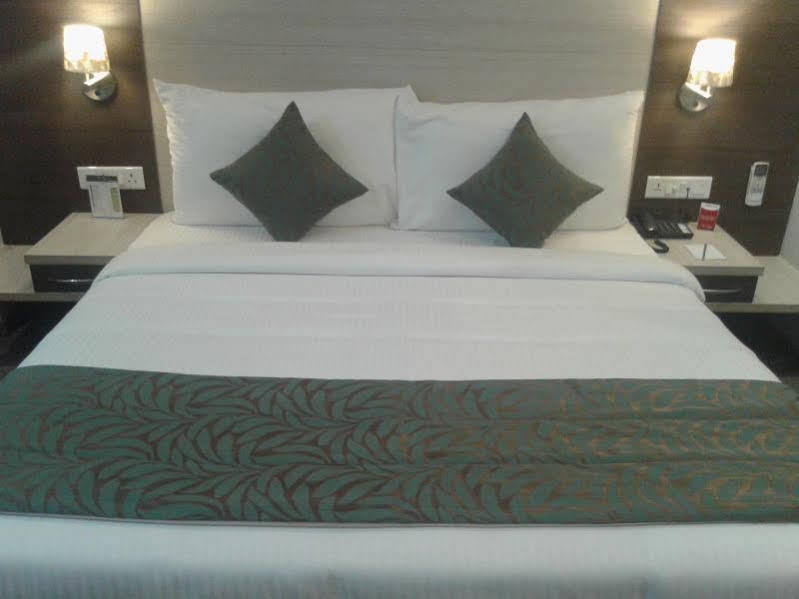 Hide Away Suites โนอิดา ภายนอก รูปภาพ